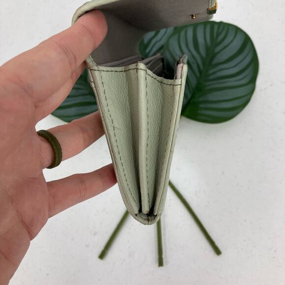 Fossil Mint Green Brass Bifold Zip Around Snap Cow Hide Leather Pockets Wallet - Picture 4 of 10